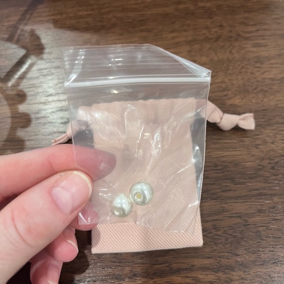 Stuart Weitzman Pearl Embellished Clear Jelly Sandals - Picture 10 of 11